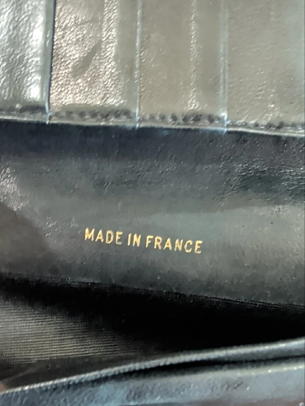 CHANEL Black Quilted Leather Crossbody Wallet with Gold Chain
